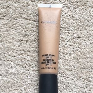 Mac Studio sculpt foundation NC 42
